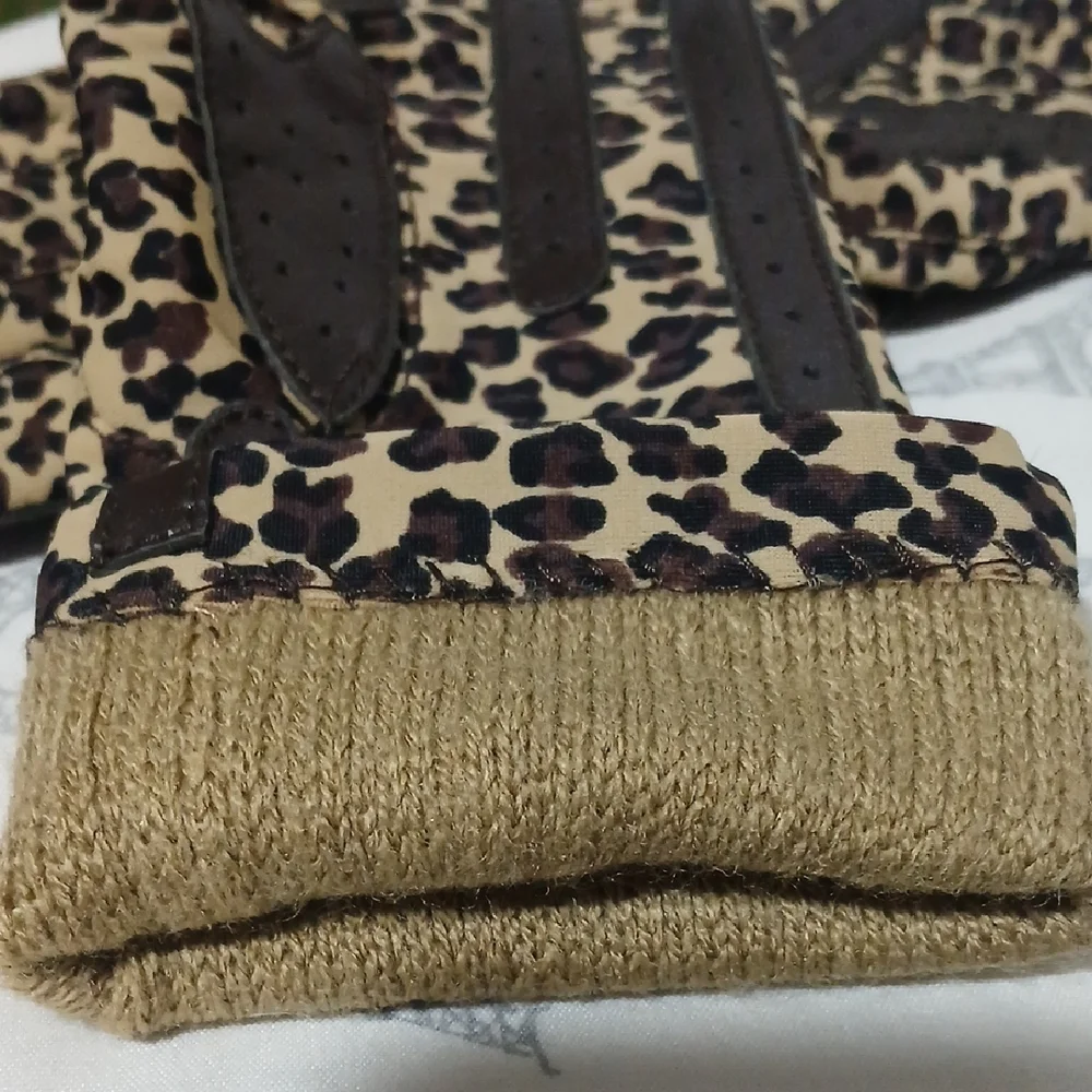 Isotoner Leopard Print Gloves with Brown Accents - Picture 5 of 6